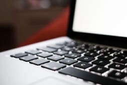 uniapp web-view 获取当前页面的网址